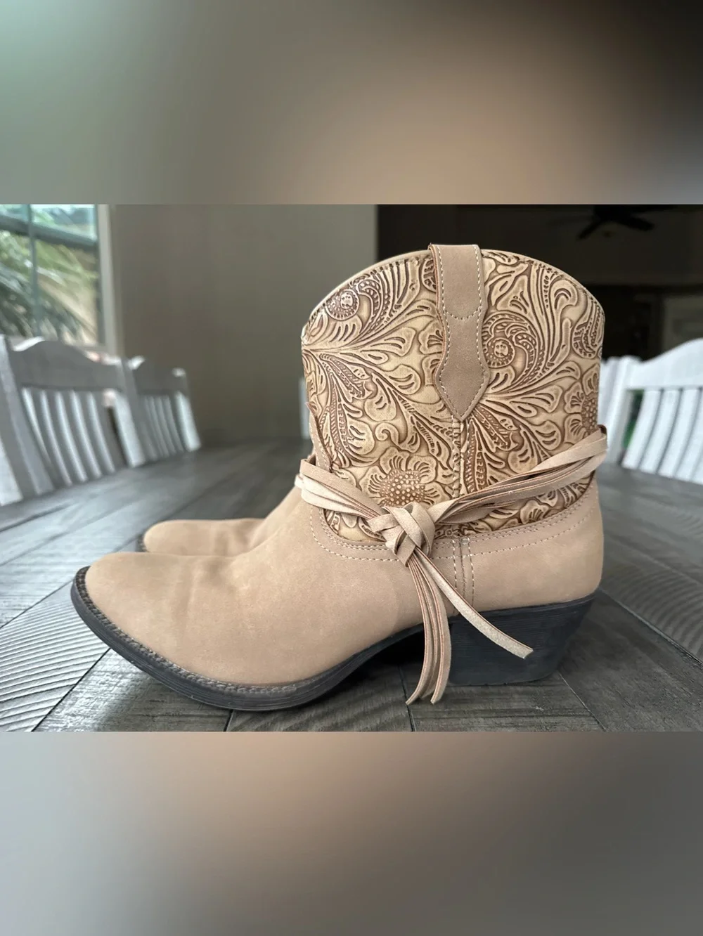 Dingo Valerie Floral Tooled Knotted Stap Western Ankle Booties Women’s Size 9